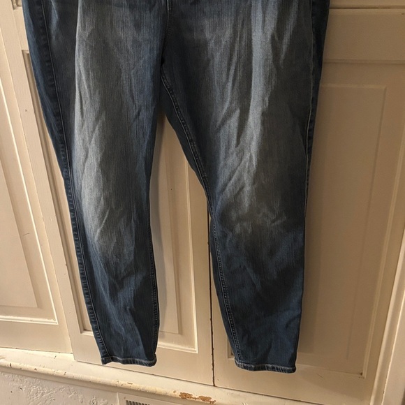 Torrid Denim Bombshell Skinny Jeans Size 22S - Picture 4 of 6